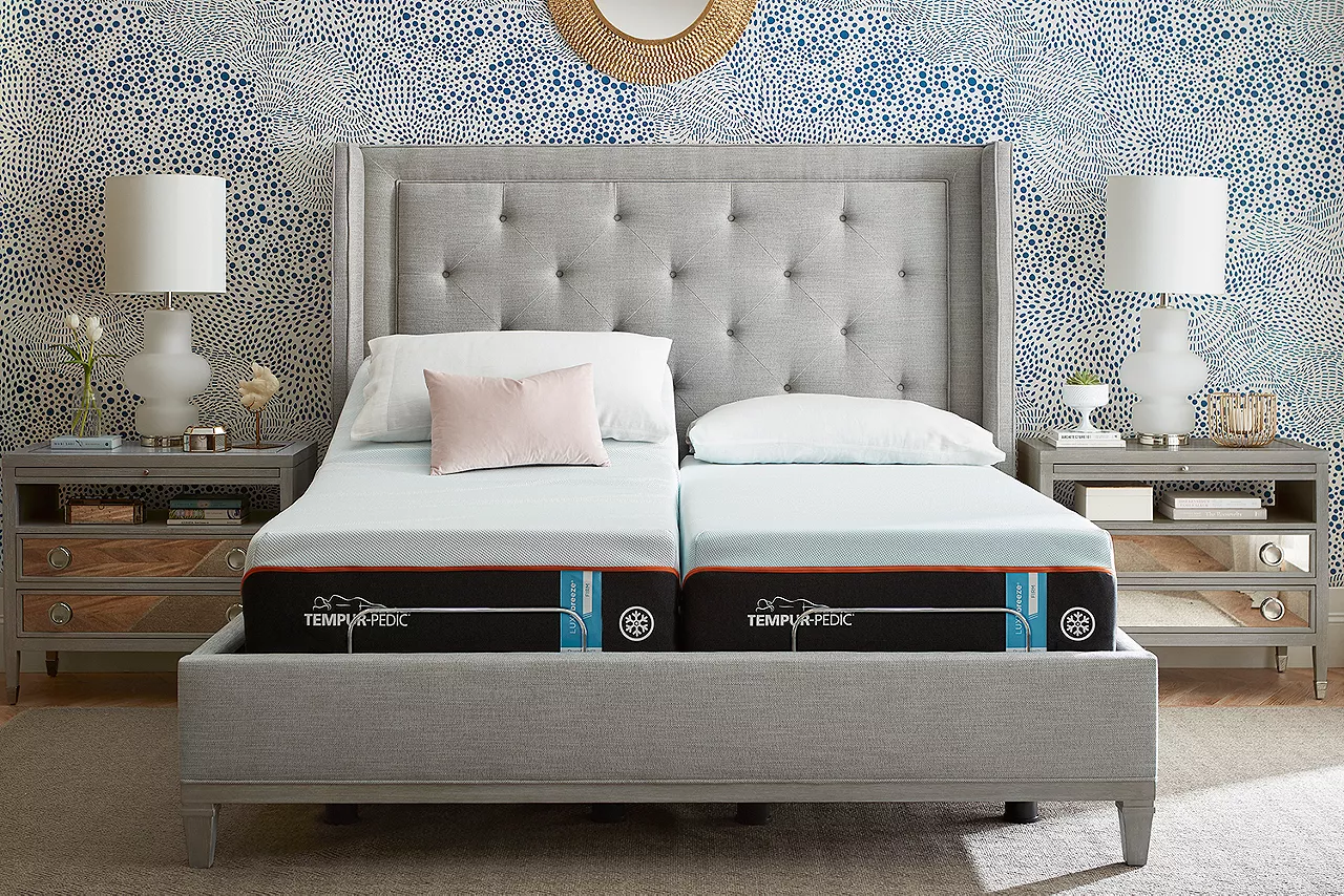 Image of a split adjustable base on the Hyde Park bed